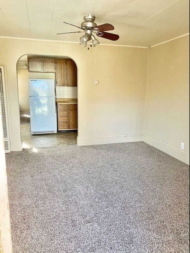 Foto del edificio - Nestled In A Great Neighborhood! Don't Miss this One Bedroom!