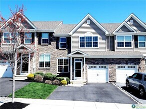 Building Photo - 4620 Woodbrush Way