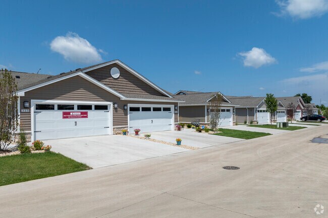 Foto del edificio - Redwood Oswego