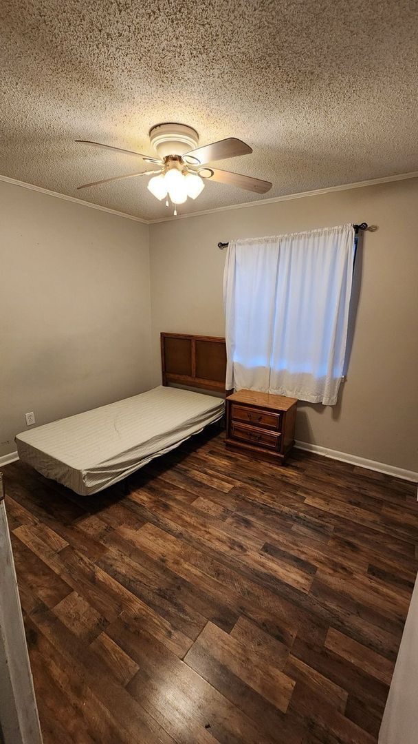 Foto del edificio - 950 Forestbrook Rd