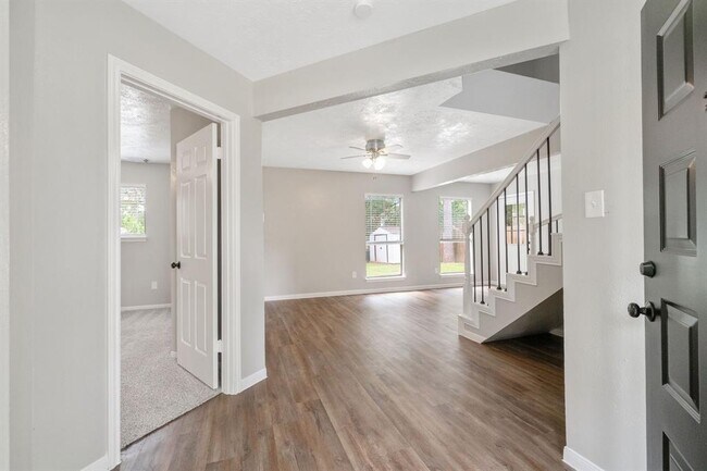 Foto del edificio - 23311 Montague Dr