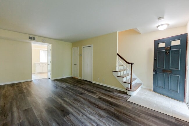 Foto del edificio - Green Hills Condo in the Georgetown