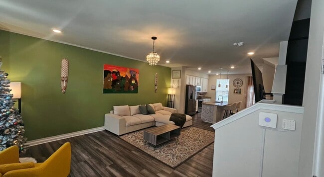 Building Photo - 106 Extrovert Dr