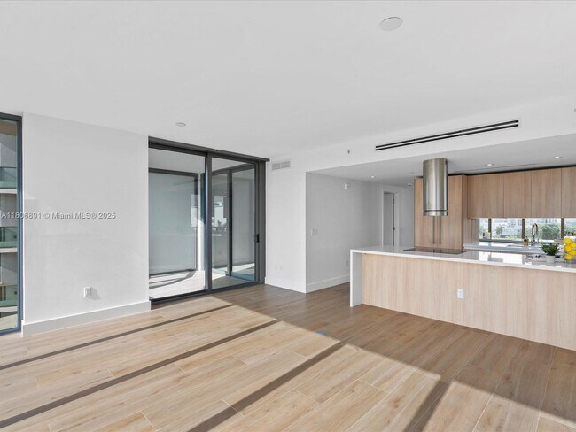 Foto del edificio - 9901 W Bay Harbor Dr