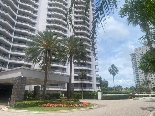 Foto del edificio - 3300 NE 191st St