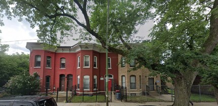 Building Photo - 7747 S Greenwood Ave