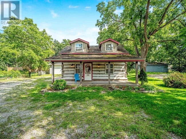 Building Photo - 145 Alma St