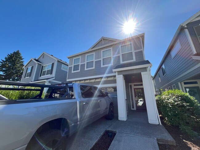 Foto del edificio - Spacious 3-Bedroom + Loft Home with Modern...