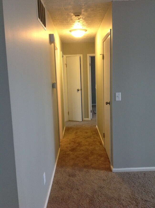 Foto del edificio - Southside 3 Bedroom with Fenced Yard!