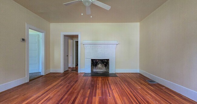 Foto del edificio - 318 Ransom Rd