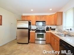 Building Photo - 124 Arlyn Dr W