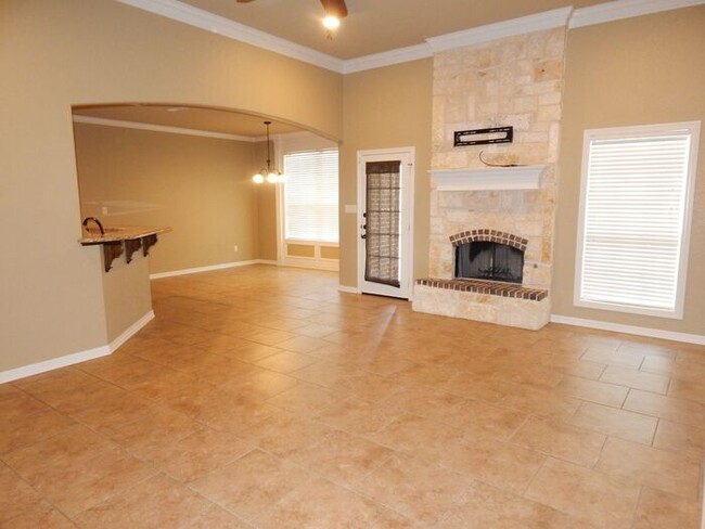 Foto del edificio - South Tyler! Stunning 4 Bedroom, 2 Bath Ho...