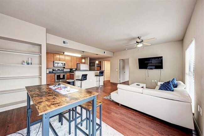 Foto del edificio - 5117 N Lamar Blvd