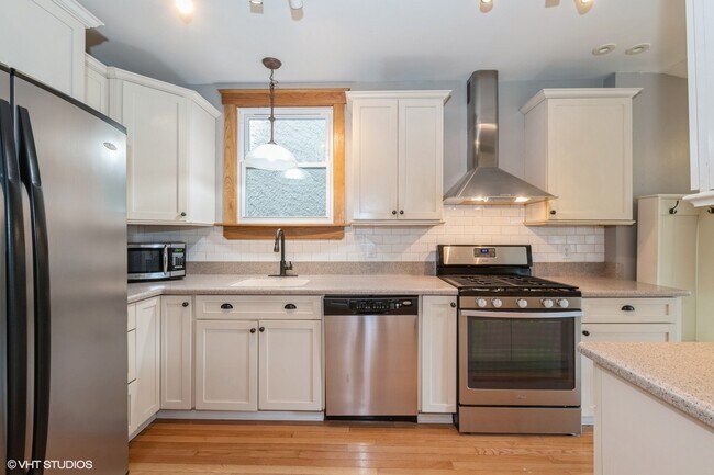 Building Photo - 514 S Scoville Ave