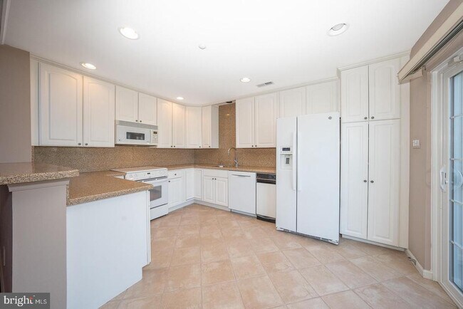 Foto del edificio - 234 Lookout Pl