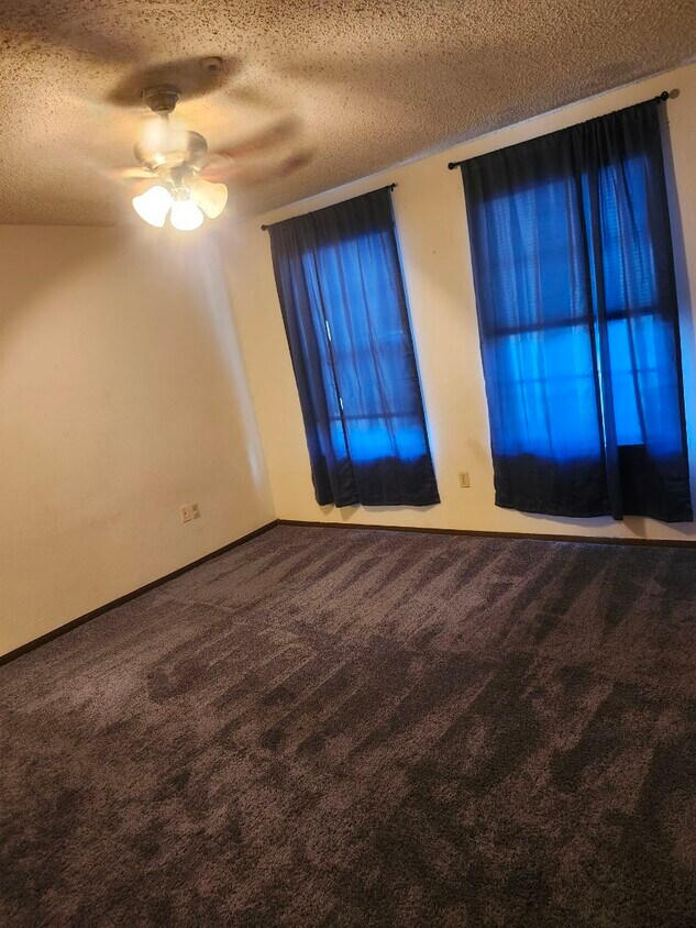 Segundo dormitorio - 3030 Congress Blvd