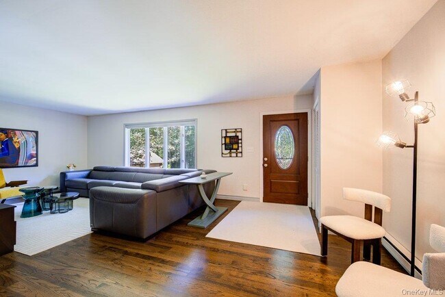 Foto del edificio - 132 Proctor Rd