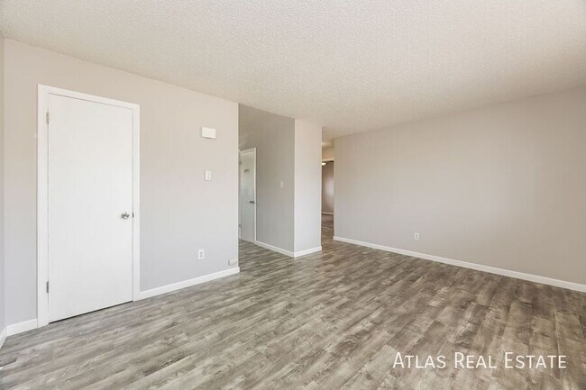 Foto del edificio - 2855 W Montebello-4