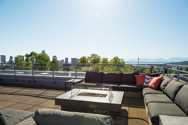 Foto del edificio - 1321 E John St