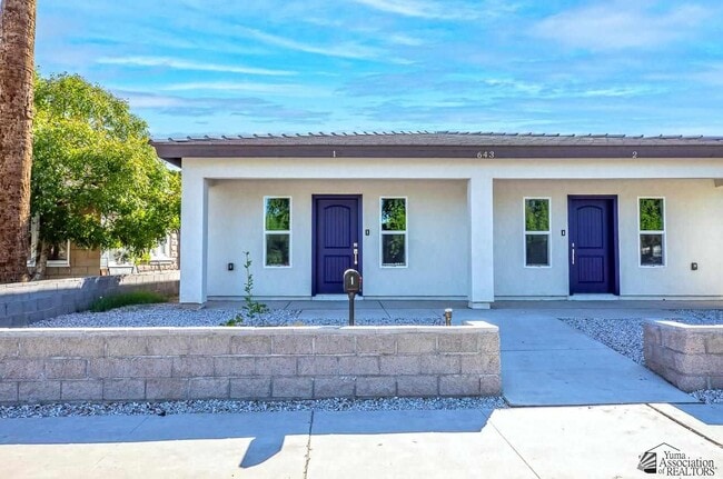 Building Photo - 643 S Orange Ave