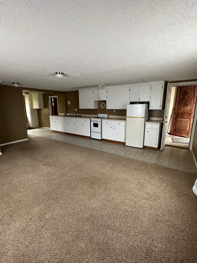 2681 Sanitarium Rd Unit Apt 3, Clifton Springs, NY 14432 Apartments