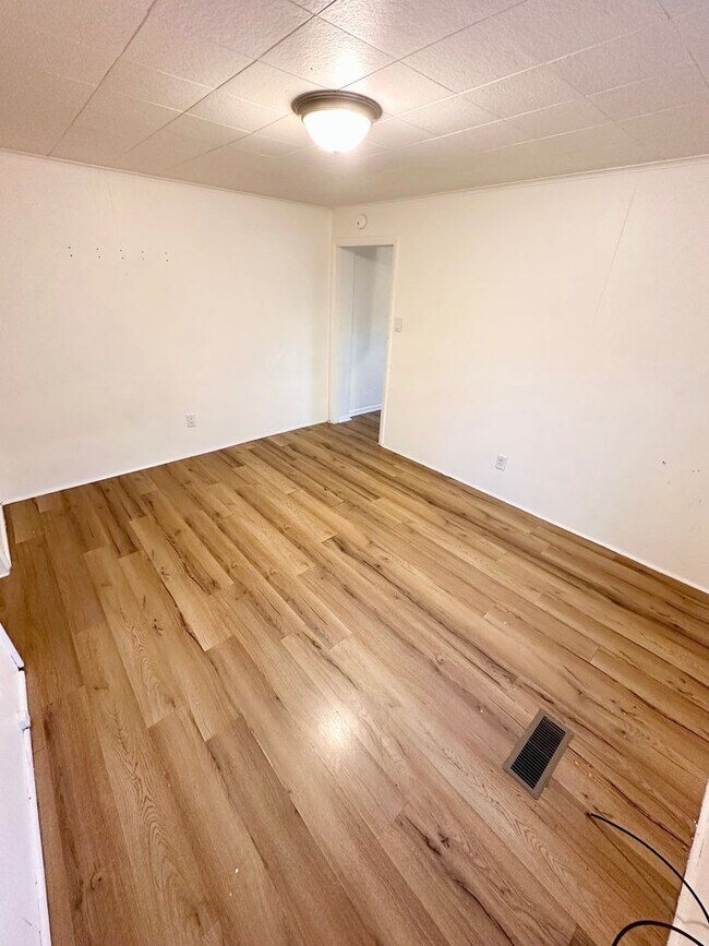 Foto del edificio - 100.5 E Middle St