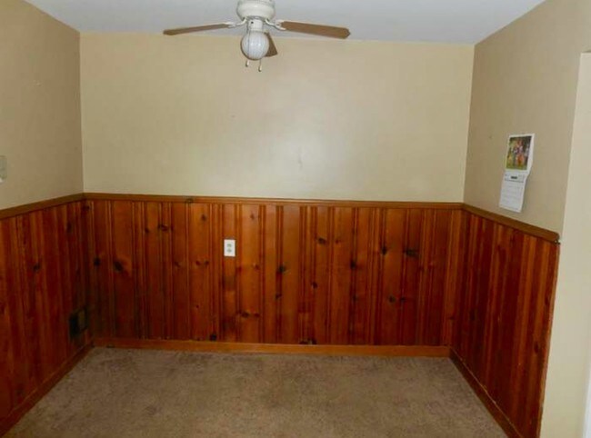 Building Photo - 1457 Hoffner St