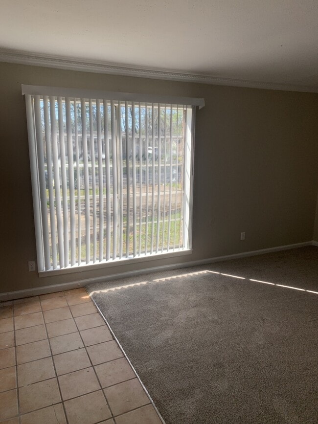 Building Photo - 3144 Montwood Dr