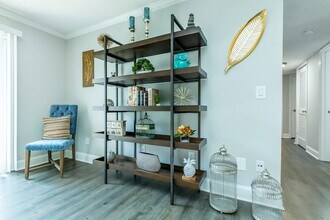 Building Photo - Brighton Valley Apts