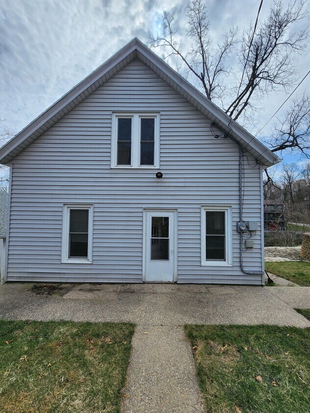 Primary Photo - 579 W 3rd St