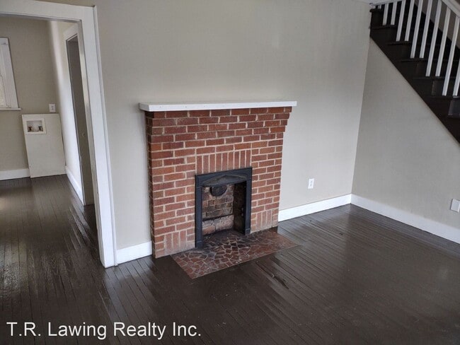 Building Photo - 2 br, 1.5 bath House - 234 Chestnut Street