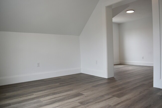 Building Photo - 70 Arlington St