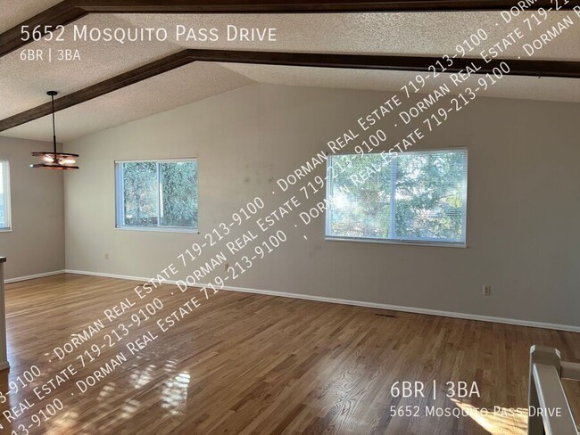 Building Photo - $500 OFF the first month of rent! Modern a...