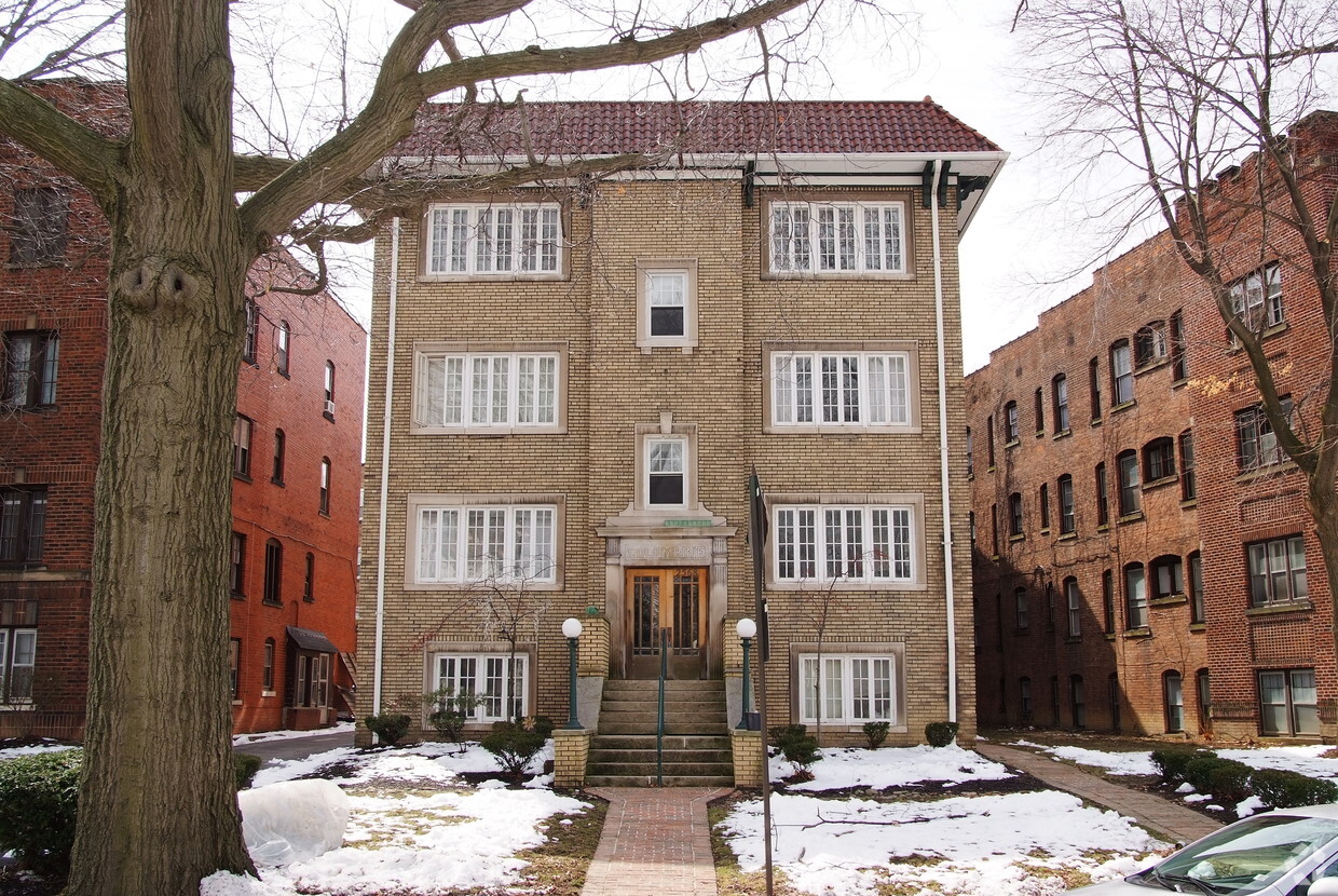 Building Photo - 2568 Overlook Rd