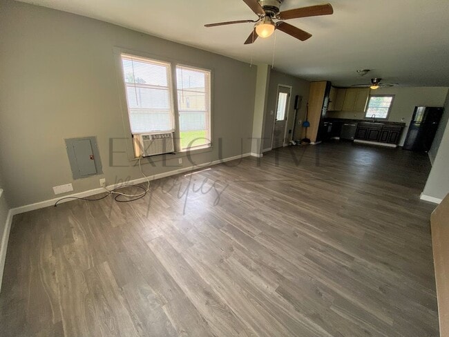 Building Photo - Updated 3 Bedroom Home Near McNeese – Just...