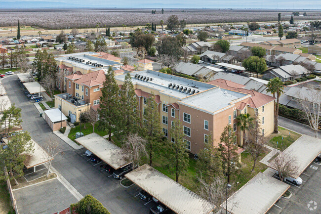 Aéreo - Poso Place Senior Apartments