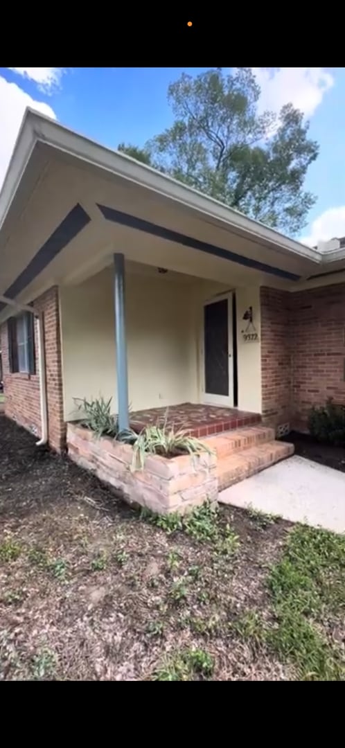 Building Photo - Charming 3-Bedroom, 2-Bathroom, 2,200 Sq. ...