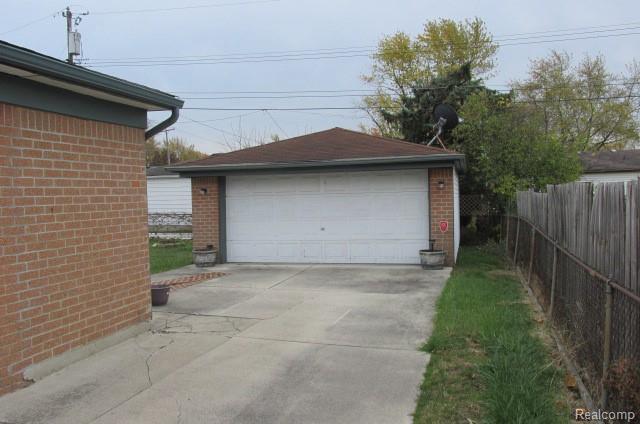 Building Photo - 18044 Edgefield Dr