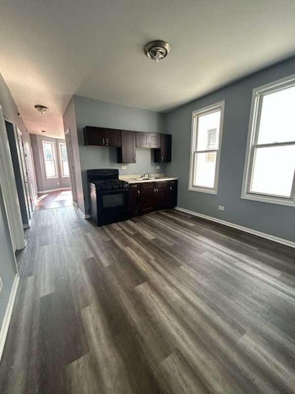 Building Photo - 8362 S Brandon Ave