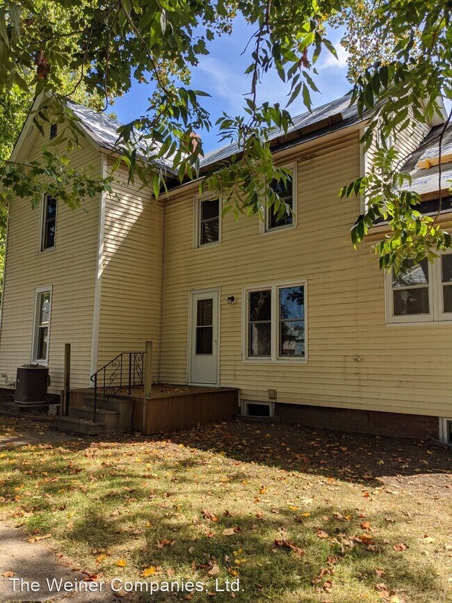 Building Photo - 4 br, 2 bath House - 713 W. Springfield