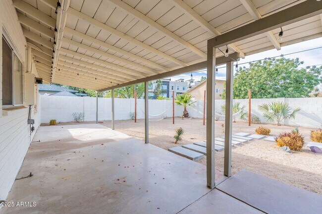 Foto del edificio - 1708 N 69th St