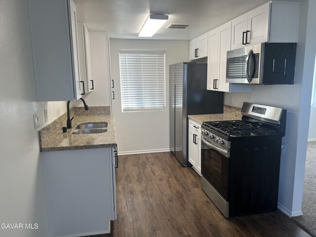 Building Photo - 4202 W Ave L