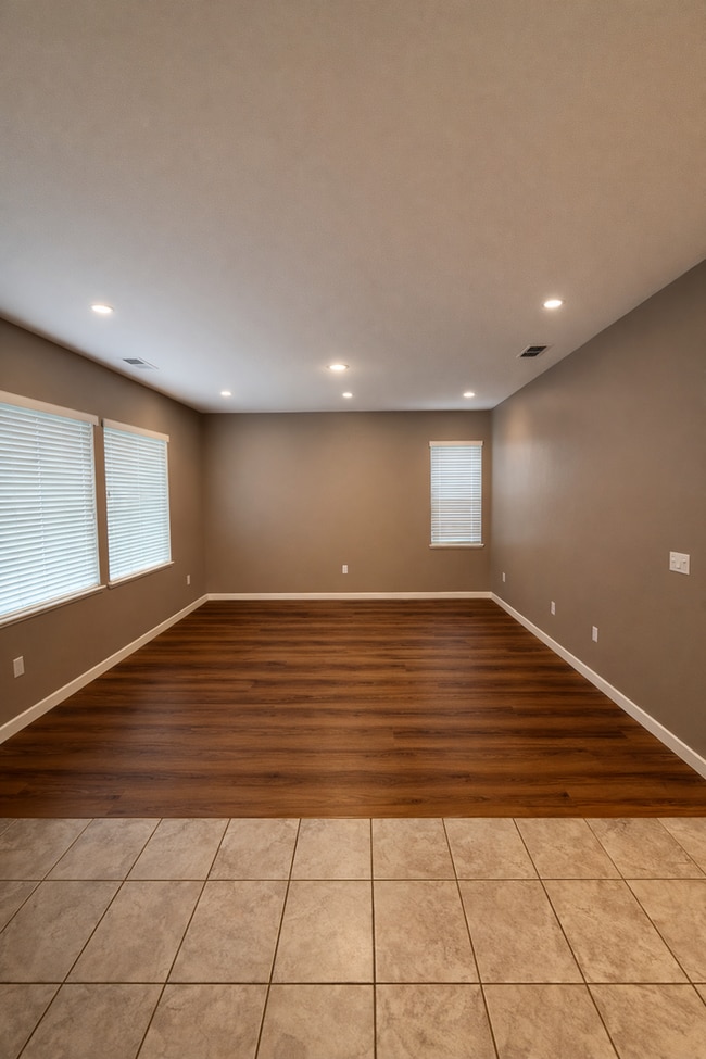 Building Photo - Energy-Efficient Emerson Ranch Home | 5 Bed + Owned Solar, Powerwall, EV Charging & Beautiful Bac...