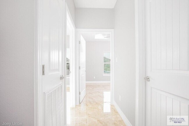 Foto del edificio - 1434 White Oak Dr