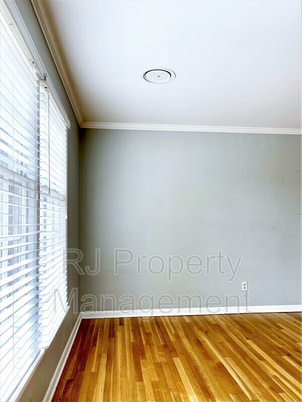 Foto del edificio - 4950 Essexshire Ave