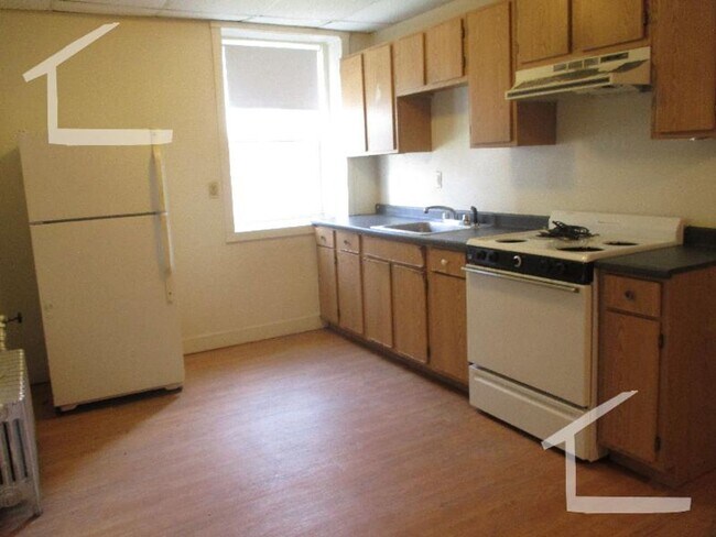 Photo - Split style 2 Bed Cleveland Circle HT  -HW... House