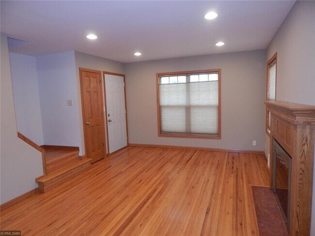 Foto del edificio - 3720 Sumter Ave S