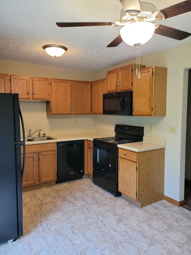 14 Peartree Ln, Glen Carbon, IL 62034 Townhome Rentals in Glen Carbon