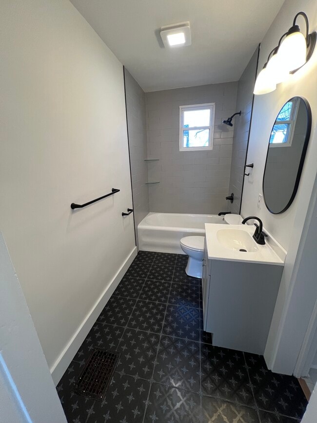 Photo - 449 E Brandeis Ave House