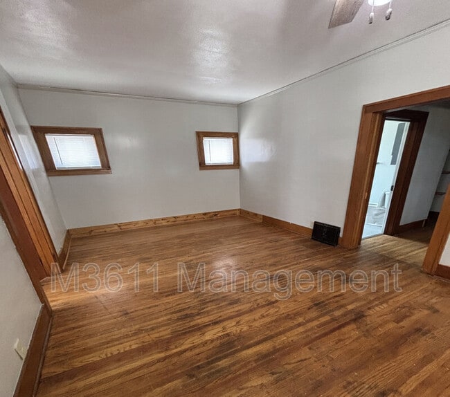 Building Photo - 1321 S 6th St